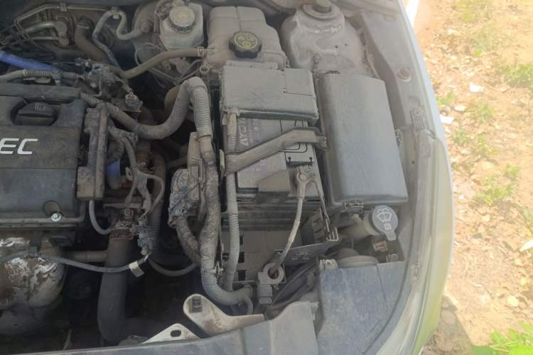 Used Chevrolet Cruze 2013 1.6L SL MT Engine Bay Left