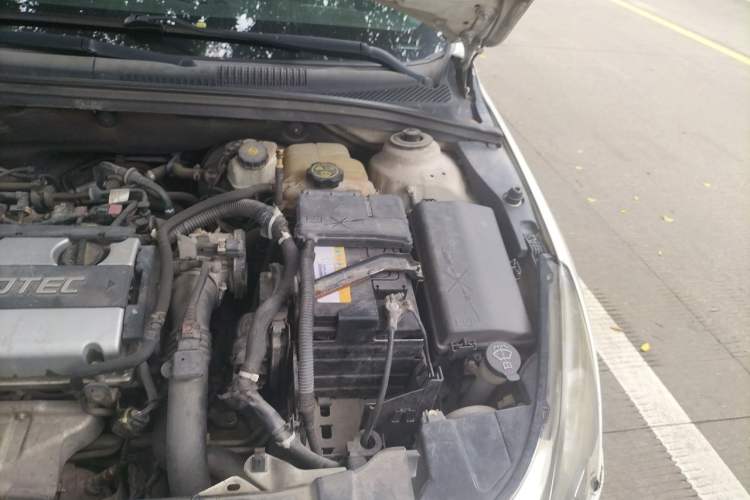 Used Chevrolet Cruze 2013 Hatchback 1.6T Automatic Flagship Model Engine Bay Left