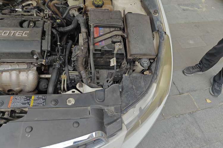 Used Chevrolet Cruze 2013 1.8L SE AT Engine Bay Left