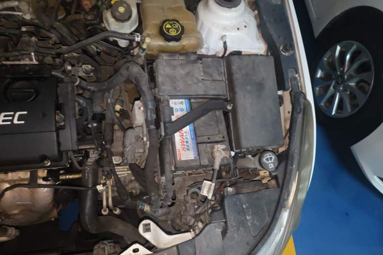 Used Chevrolet Cruze 2013 1.8L SE AT Engine Bay Left