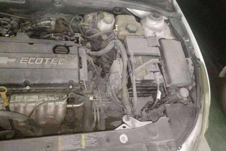 Used Chevrolet Cruze 2013 Hatchback 1.6L Automatic Luxury Model Engine Bay Left