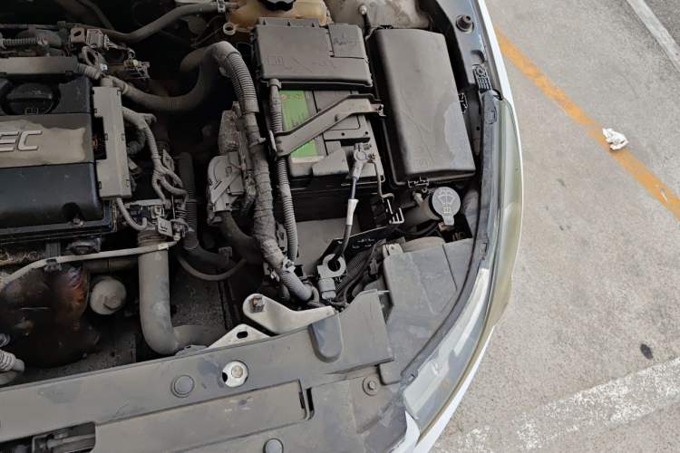 Used Chevrolet Cruze 2013 Hatchback 1.6L Manual Luxury Model Engine Bay Left