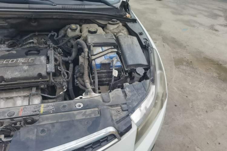 Used Chevrolet Cruze 2013 Hatchback 1.6L Manual Luxury Model Engine Bay Left