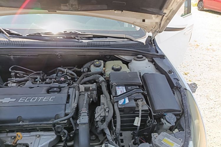 Used Chevrolet Cruze 2013 Hatchback 1.6T Automatic Flagship Model Engine Bay Left