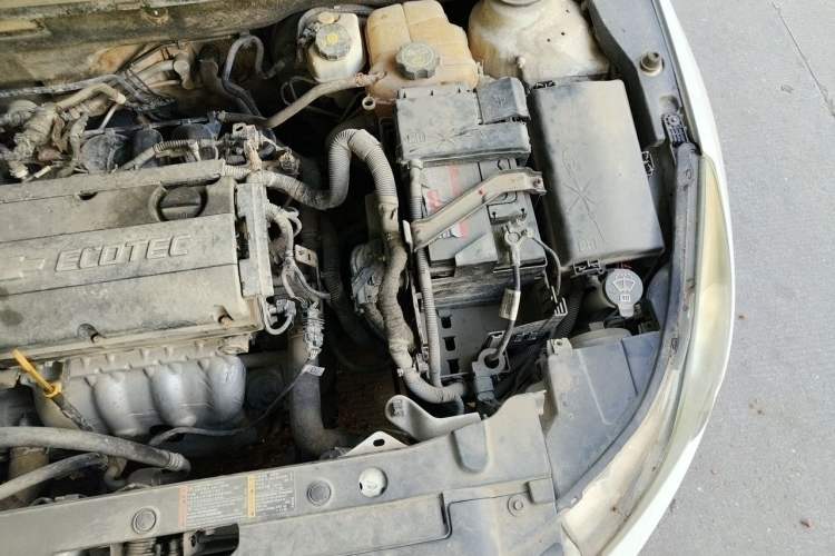 Used Chevrolet Cruze 2013 1.6L SE MT Engine Bay Left