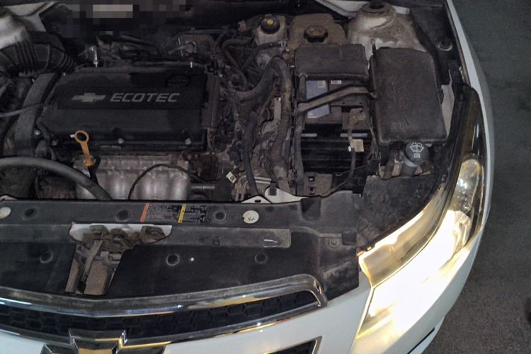 Used Chevrolet Cruze 2013 1.8L SE AT Engine Bay Left