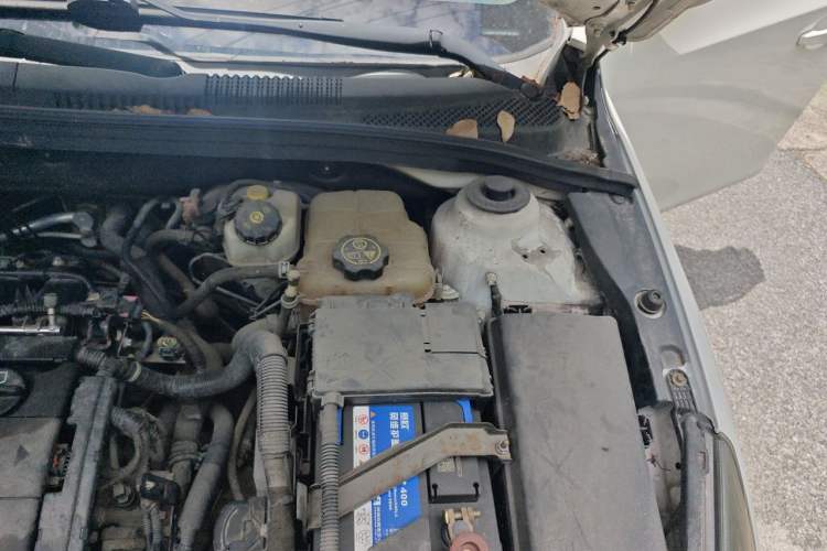 Used Chevrolet Cruze 2013 1.8L SE AT Engine Bay Left
