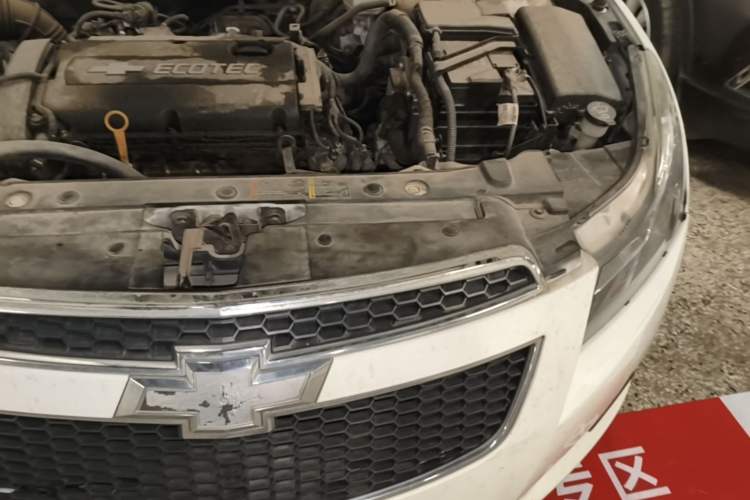 Used Chevrolet Cruze 2013 Hatchback 1.6L Manual Luxury Model Engine Bay Left
