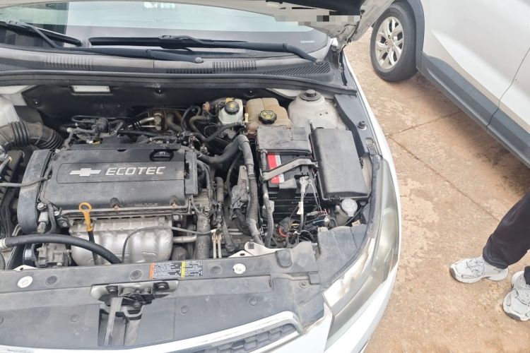Used Chevrolet Cruze 2013 Hatchback 1.6L Automatic Luxury Model Engine Bay Left