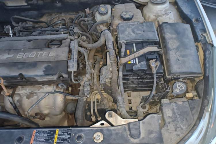 Used Chevrolet Cruze 2013 1.8L SE AT Engine Bay Left