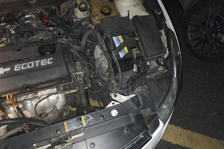 Used Chevrolet Cruze 2013 1.6L SE MT Engine Bay Left