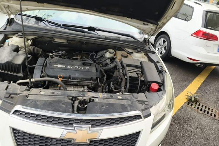 Used Chevrolet Cruze 2013 1.6L SE MT Engine Bay Left