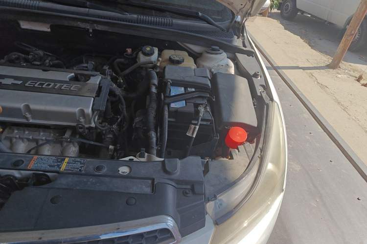 Used Chevrolet Cruze 2013 Hatchback 1.6L Automatic Luxury Model Engine Bay Left