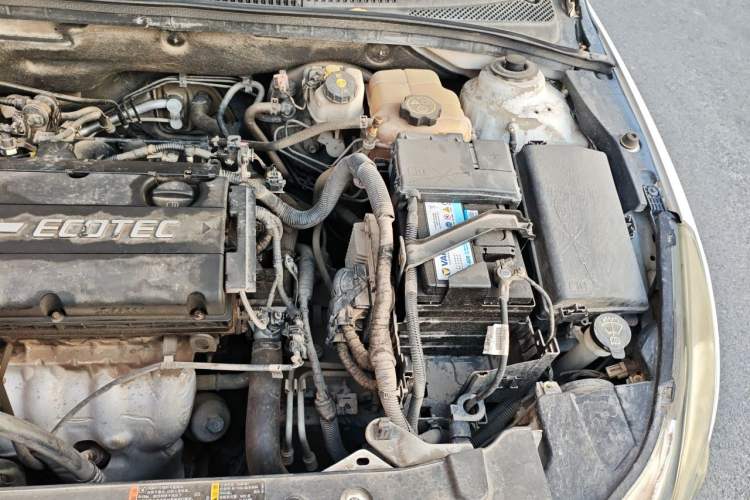 Used Chevrolet Cruze 2013 Hatchback 1.6L Automatic Luxury Model Engine Bay Left