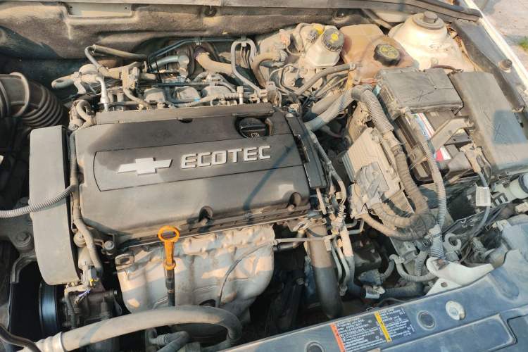 Used Chevrolet Cruze 2013 1.8L SE WTCC Edition AT Engine Bay Left