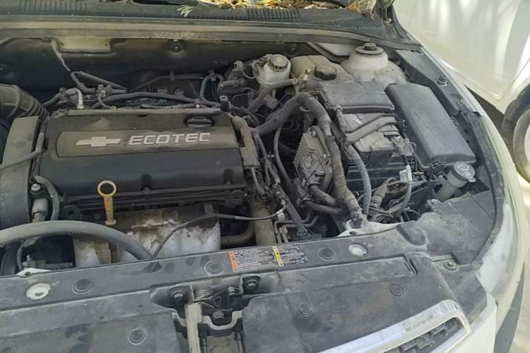 Used Chevrolet Cruze 2013 1.8L SE AT Engine Bay Left