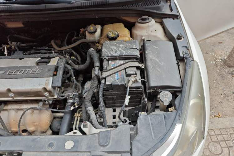 Used Chevrolet Cruze 2013 1.8L SE AT Engine Bay Left