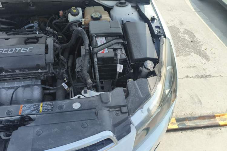 Used Chevrolet Cruze 2013 1.8L SE AT Engine Bay Left