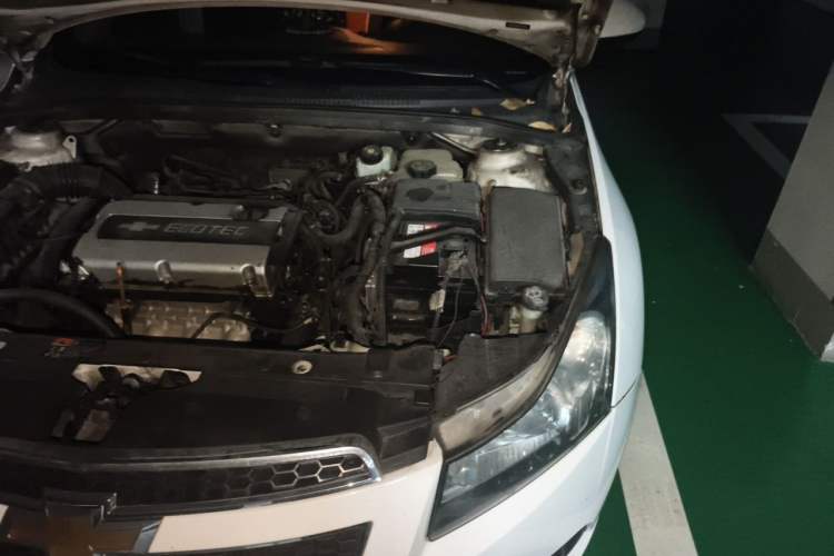 Used Chevrolet Cruze 2013 1.8L SE AT Engine Bay Left