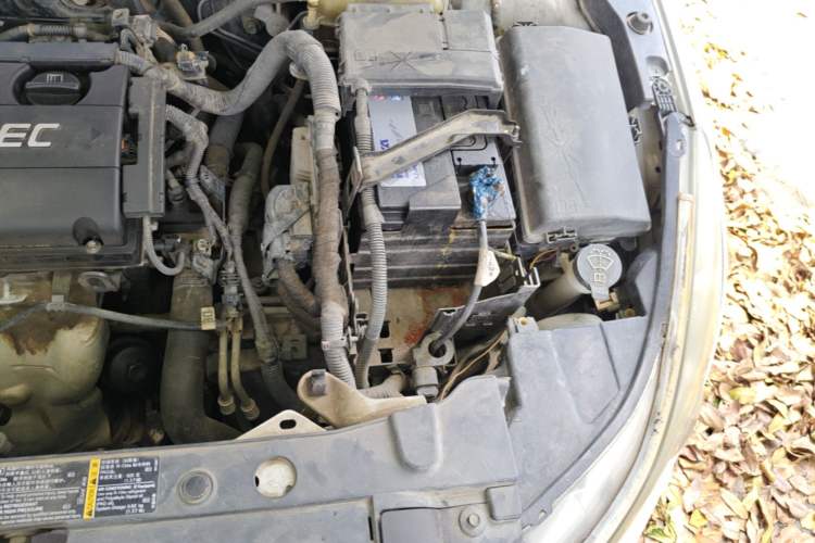 Used Chevrolet Cruze 2013 1.6L SE AT Engine Bay Left