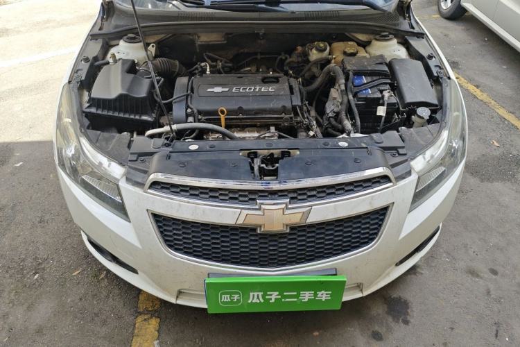 Used Chevrolet Cruze 2013 1.8L SE AT Engine Bay