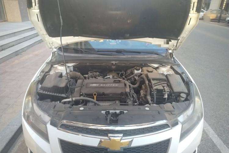 Used Chevrolet Cruze 2013 Hatchback 1.6L Manual Luxury Model Engine Bay