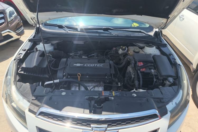 Used Chevrolet Cruze 2013 Hatchback 1.6L Automatic Luxury Model Engine Bay