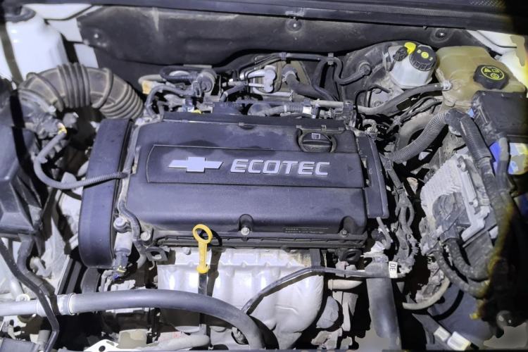 Used Chevrolet Cruze 2013 Hatchback 1.6L Manual Luxury Model Engine Bay