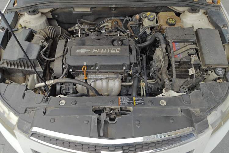 Used Chevrolet Cruze 2013 1.8L SE AT Engine Bay