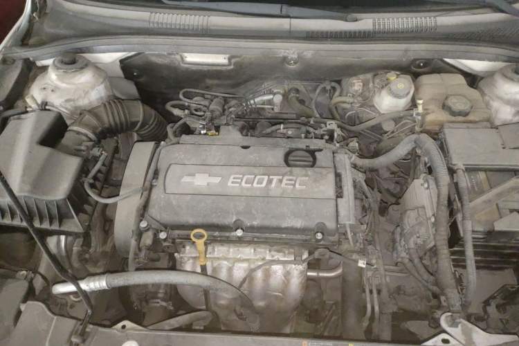 Used Chevrolet Cruze 2013 Hatchback 1.6L Automatic Luxury Model Engine Bay