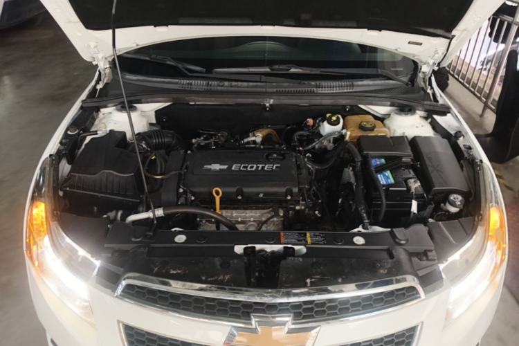 Used Chevrolet Cruze 2013 Hatchback 1.6L Automatic Luxury Model Engine Bay