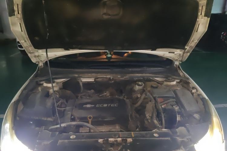 Used Chevrolet Cruze 2013 Hatchback 1.6L Manual Luxury Model Engine Bay