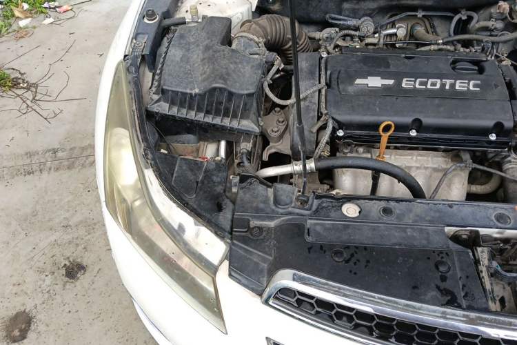 Used Chevrolet Cruze 2013 1.6L SL Sunroof Edition MT Engine Bay Right