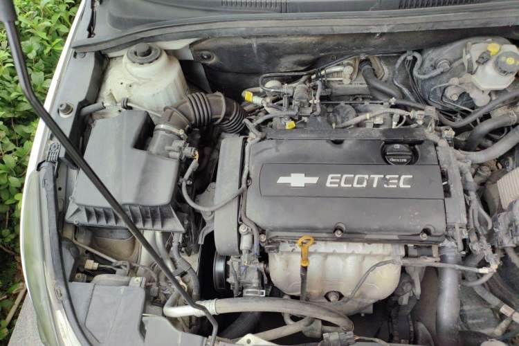 Used Chevrolet Cruze 2013 Hatchback 1.6L Manual Luxury Model Engine Bay Right