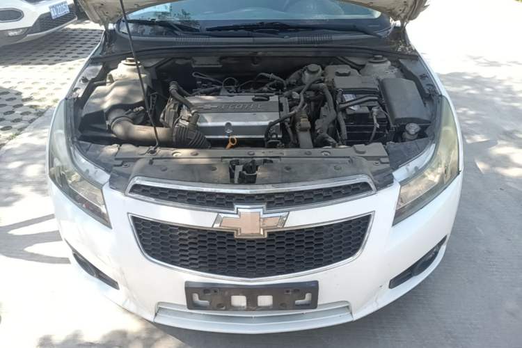 Used Chevrolet Cruze 2013 Hatchback 1.6T Automatic Flagship Model Engine Bay Right