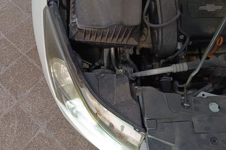 Used Chevrolet Cruze 2013 Hatchback 1.6L Automatic Luxury Model Engine Bay Right