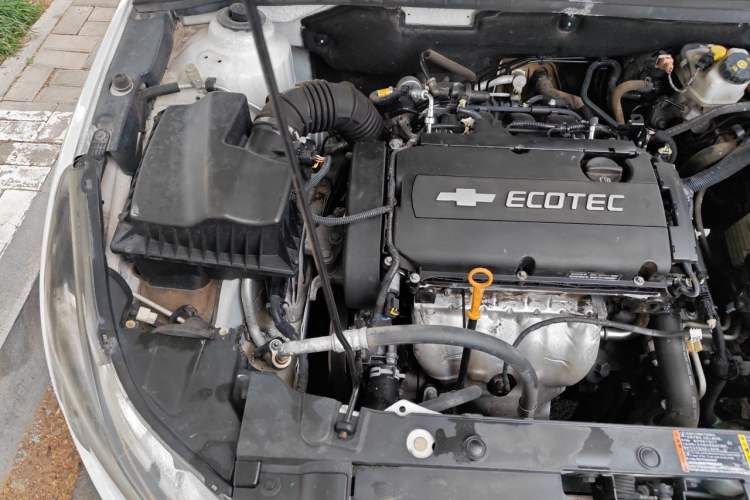 Used Chevrolet Cruze 2013 1.8L SE AT Engine Bay Right