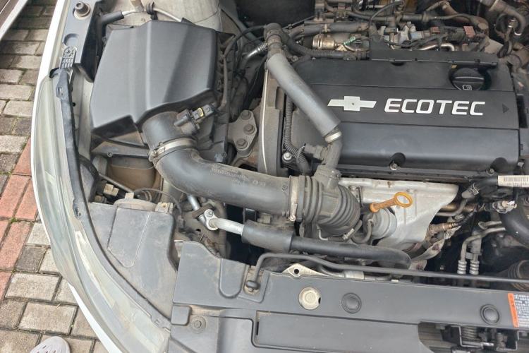 Used Chevrolet Cruze 2013 Hatchback 1.6T Automatic Flagship Model Engine Bay Right