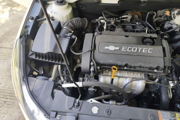 Used Chevrolet Cruze 2013 1.8L SE AT Engine Bay Right
