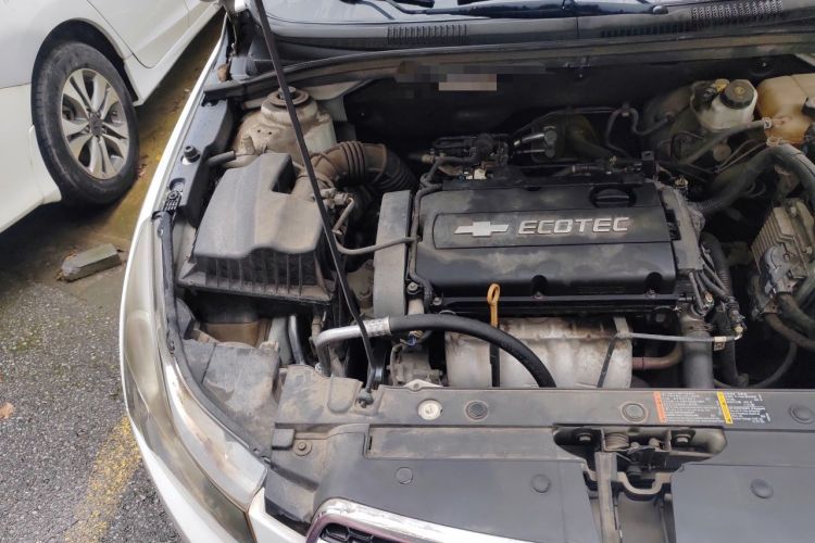 Used Chevrolet Cruze 2013 Hatchback 1.6L Manual Luxury Model Engine Bay Right