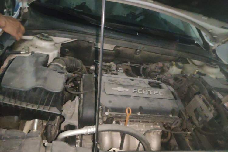 Used Chevrolet Cruze 2013 1.6L SE AT Engine Bay Right