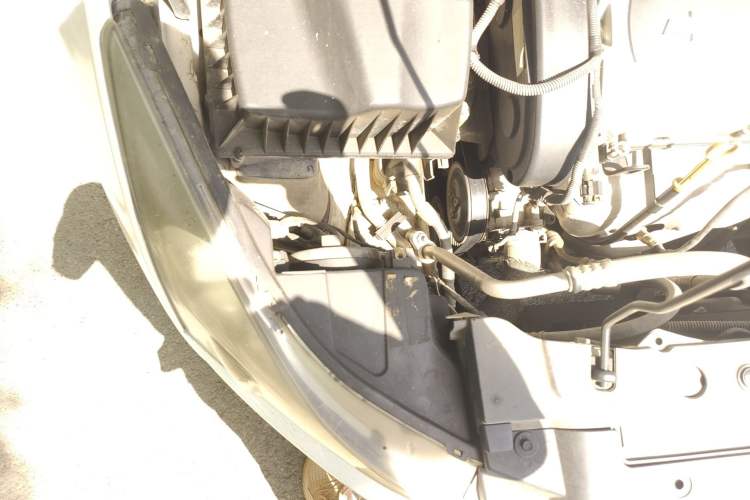 Used Chevrolet Cruze 2013 1.8L SE AT Engine Bay Right