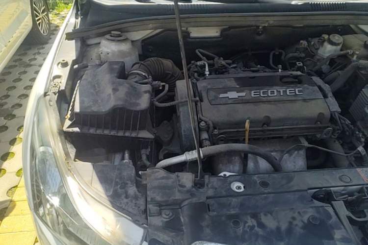 Used Chevrolet Cruze 2013 1.8L SE AT Engine Bay Right
