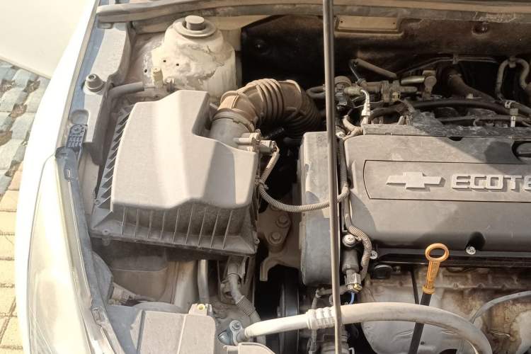 Used Chevrolet Cruze 2013 1.8L SE AT Engine Bay Right
