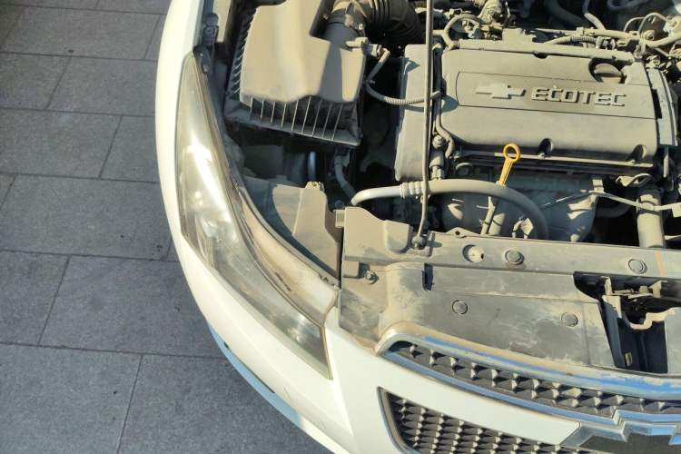 Used Chevrolet Cruze 2013 1.6L SE MT Engine Bay Right
