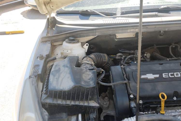 Used Chevrolet Cruze 2013 1.6L SE AT Engine Bay Right