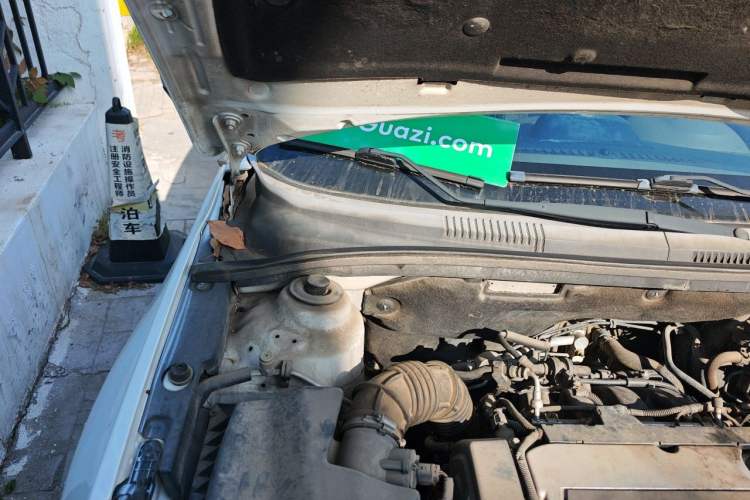 Used Chevrolet Cruze 2013 1.8L SE AT Engine Bay Right