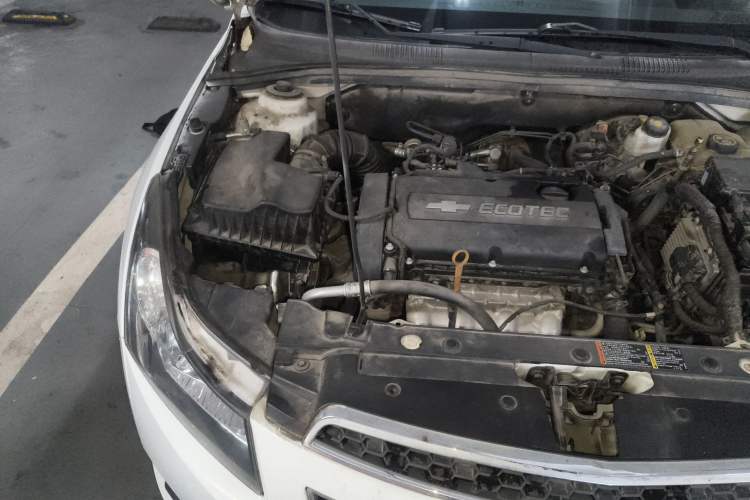 Used Chevrolet Cruze 2013 Hatchback 1.6L Automatic Luxury Model Engine Bay Right