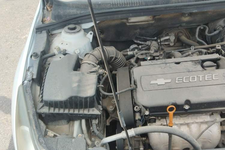 Used Chevrolet Cruze 2013 1.6L SE MT Engine Bay Right