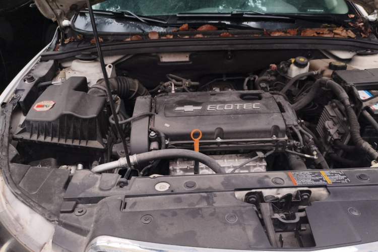 Used Chevrolet Cruze 2013 1.8L SE AT Engine Bay Right